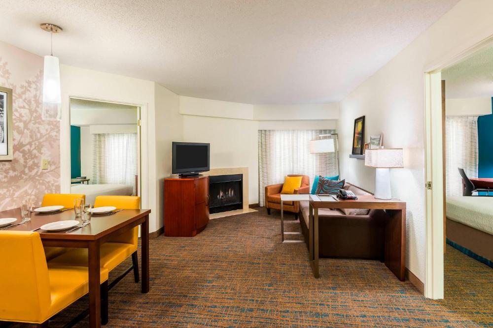 2 Bedroom Suite, Fireplace interior