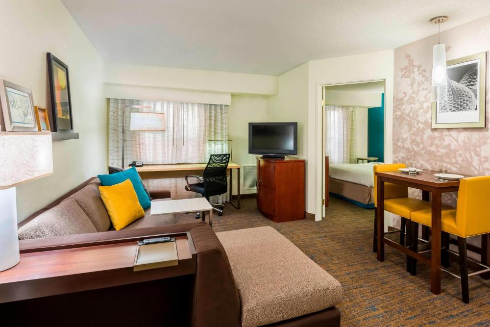 One-Bedroom Queen Suite with Sofa Bed interior